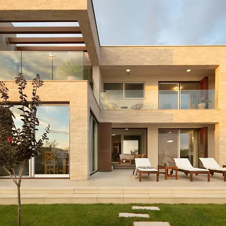 Beachfront Villa Sale 别墅 *