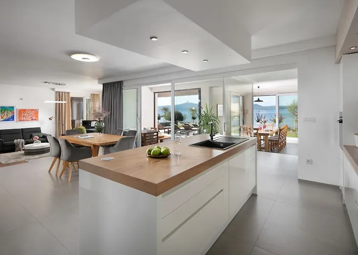 Villa Beautiful Sale *