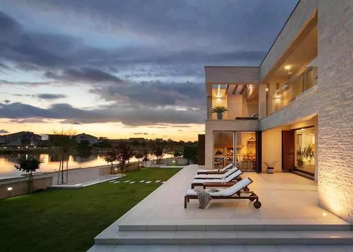 Villa Beautiful Sale *